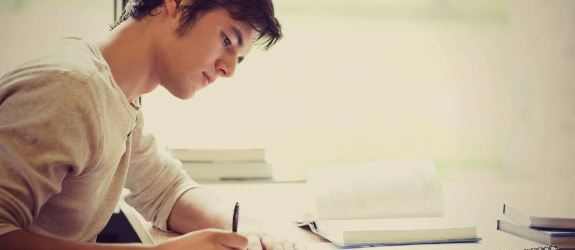 Como parar de enrolar e começar a estudar em 7 passos Como parar de enrolar e começar a estudar em 7 passos