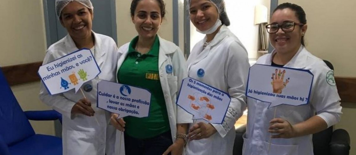 Alunas de Enfermagem da FIC promovem dinâmica alusiva ao Dia Mundial de Higienização das Mãos Alunas de Enfermagem da FIC promovem dinâmica alusiva ao Dia Mundial de Higienização das Mãos