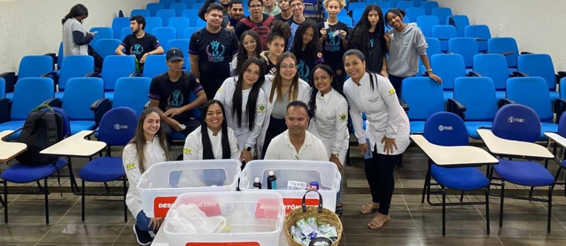Turma de Farmácia da FIC realiza Projeto de Intervenção sobre descarte consciente de medicamentos em escola estadual de Redenção Turma de Farmácia da FIC realiza Projeto de Intervenção sobre descarte consciente de medicamentos em escola estadual de Redenção